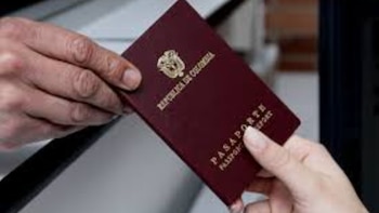 El nuevo pasaporte colombiano entra
