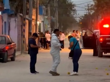 La inspección forense reveló que la víctima presentaba más de 40 lesiones provocadas por impactos de arma de fuego. El hondureño sufrió heridas de bala en diferentes partes del cuerpo, entre ellas la cabeza, el tórax, la pelvis, los brazos, las piernas y los glúteos. (Foto: Cortesía)