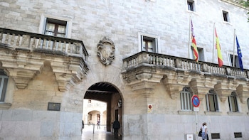 A juicio un padre y una abuela por maltratar y abusar sexualmente de una menor durante tres años en Palma