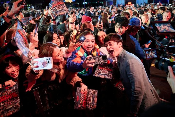 La serie Stranger Things lideró el ranking en 90 países, con 59,6 millones de reproducciones en la semana del estreno de su temporada final. (Netflix)