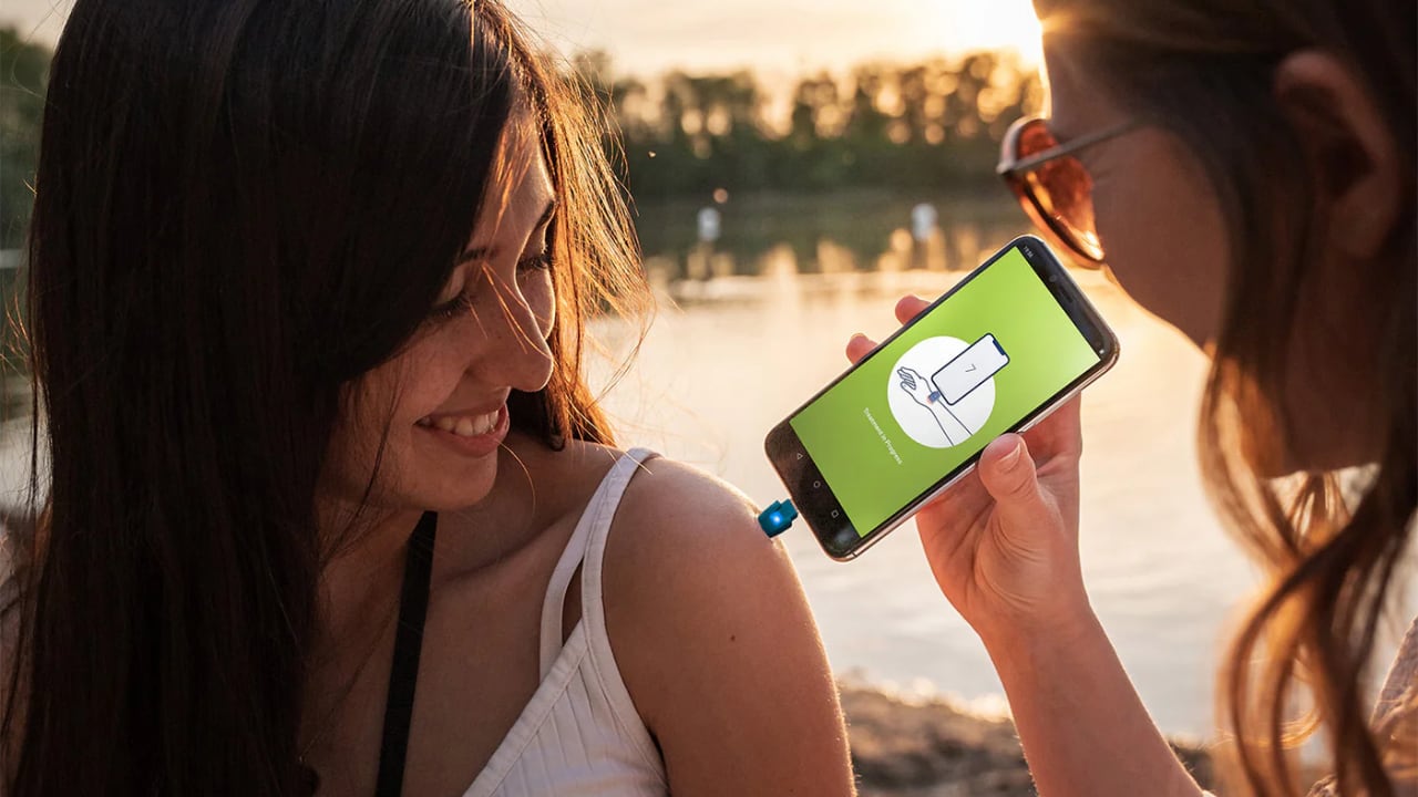 La tecnología de Heat It utiliza hipertermia local elevando la temperatura de la piel a unos 51°C para desnaturalizar las proteínas que provocan irritación.
