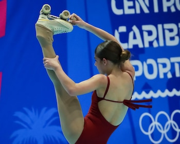 La patinadora artística Victoria Karp Leiva llevó a cabo su primera práctica en el Home of the New Horizons Academic, iniciando así su preparación para la competencia oficial. (Cortesía: Comité Olímpico de El Salvador)