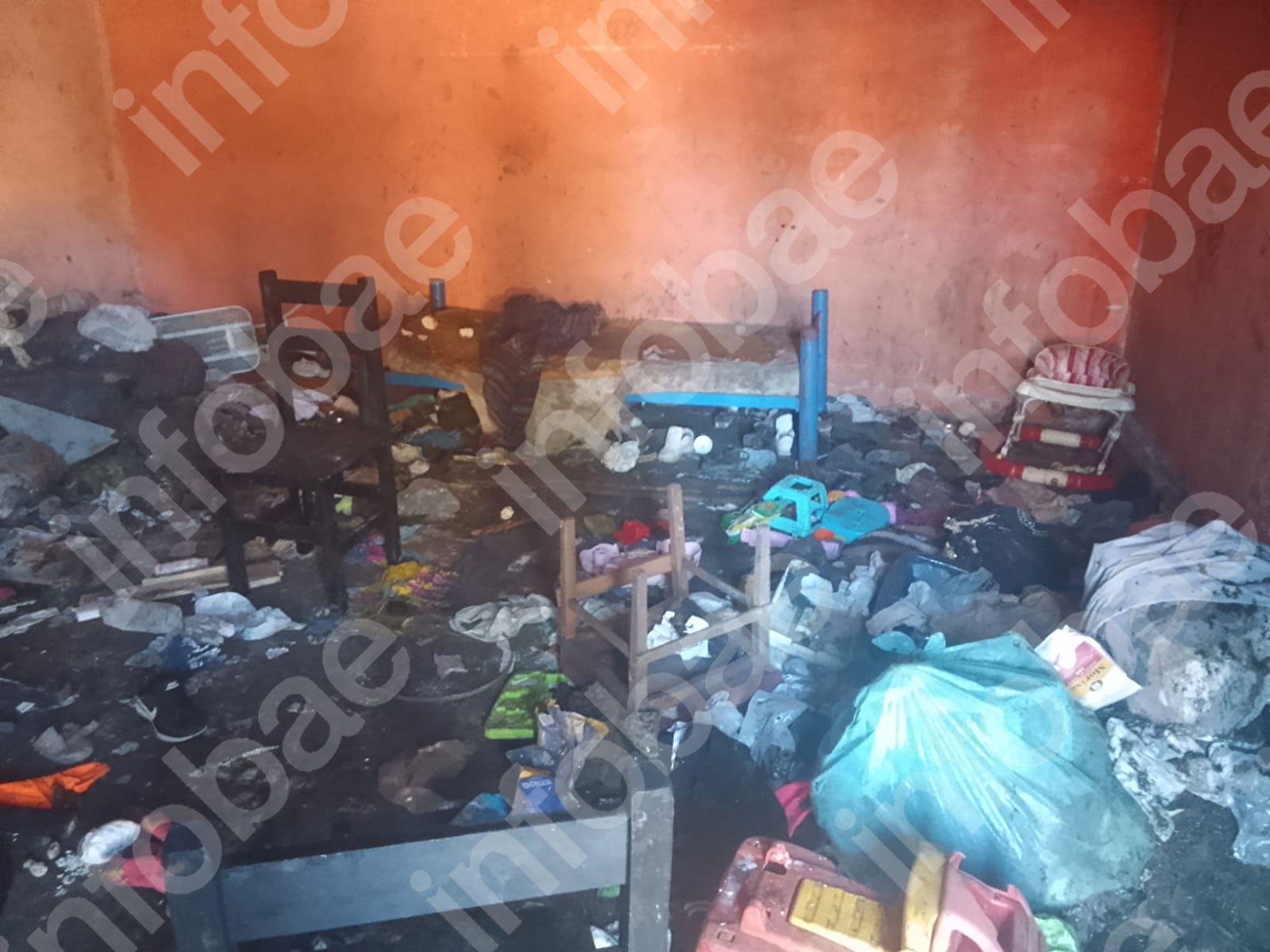 La casa estaba semi-inundada y con materia fecal en el piso