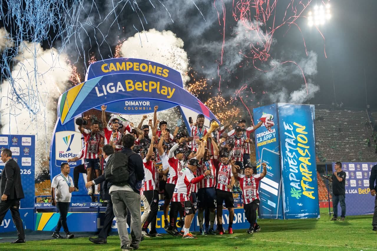 Junior FC por cuarta vez en la historia levantó el título de Liga como visitante en el estadio Atanasio Girardot - crédito Colprensa