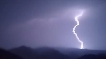 Relámpagos y lluvias continuarán en