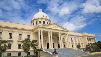 Gobierno promulga la Ley 30-26: Busca fortalecer la disciplina fiscal y el crecimiento social (Foto: sede nacional del Poder Ejecutivo, cortesía Presidencia de República Dominicana).