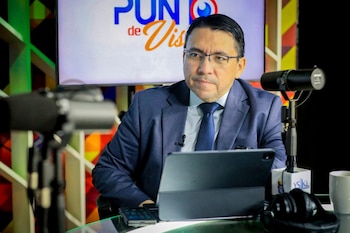 Opción 1 El presidente de la Defensoría del Consumidor, Ricardo Salazar, durante su participación en el programa radial Punto de Vista de Radio YSKL (Cortesía: Secretaría de Prensa).