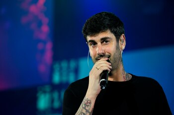 En la imagen, el músico