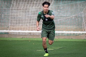 El centrocampista mexicano Diego Lainez,