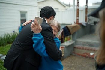 Zohran Mamdani, visitó el barrio de Hollis, en Queens tras las inundaciones. Foto: X @AlcaldeDeNuevaYork