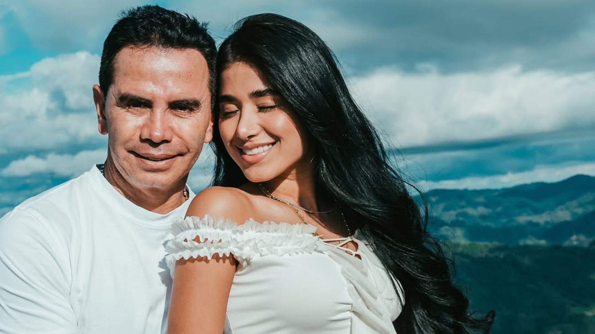 Prometida de Jhonny Rivera recibió misterioso sobre en su cumpleaños: ¿qué contiene?