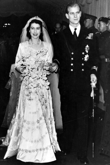 La precuela abarcaría la boda de Isabel II con Felipe de Edimburgo. (Hulton Archive)