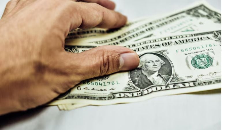 Rafael Lemus afirmó que la pobreza extrema en los hogares subió de cerca de 4.7 % a más de 7 % por el paso de familias desde la pobreza relativa a mayores privaciones. (Cortesía: Freepik)