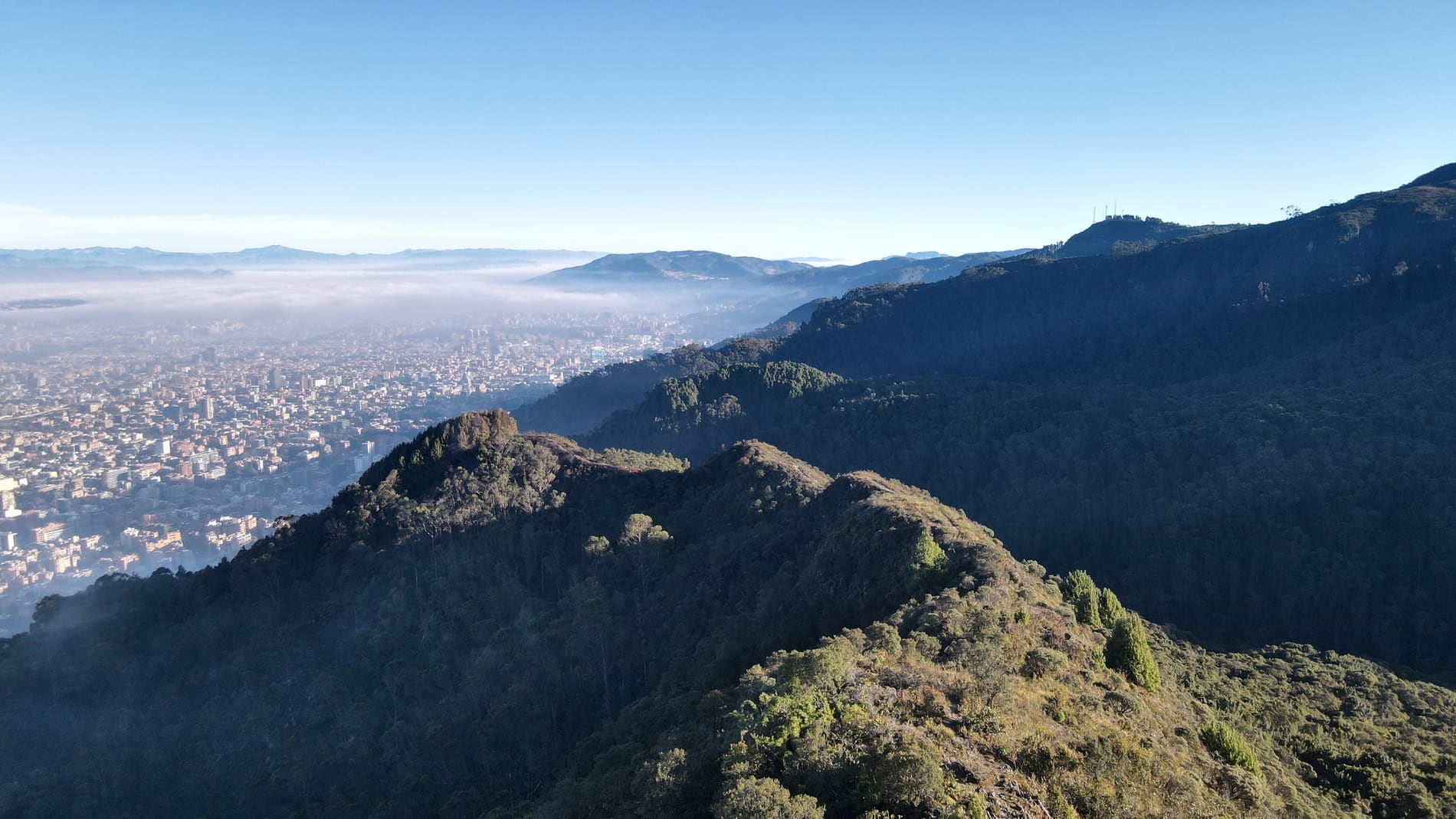 La reserva previa para ingresar a los senderos de los Cerros Orientales debe realizarse con al menos tres días de anticipación por cupos limitados - crédito Eaab