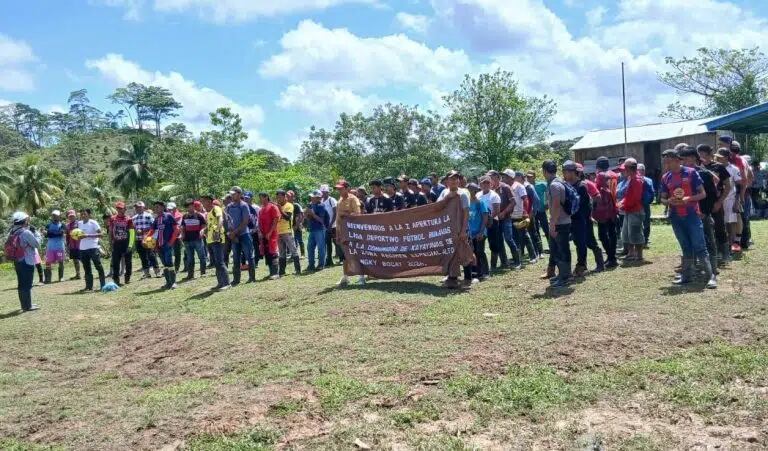 Dos comunidades mayangnas denunciaron ataques y amenazas atribuidos a colonos en territorios de la Costa Caribe Norte de Nicaragua. (Foto: Confidencial.digital)