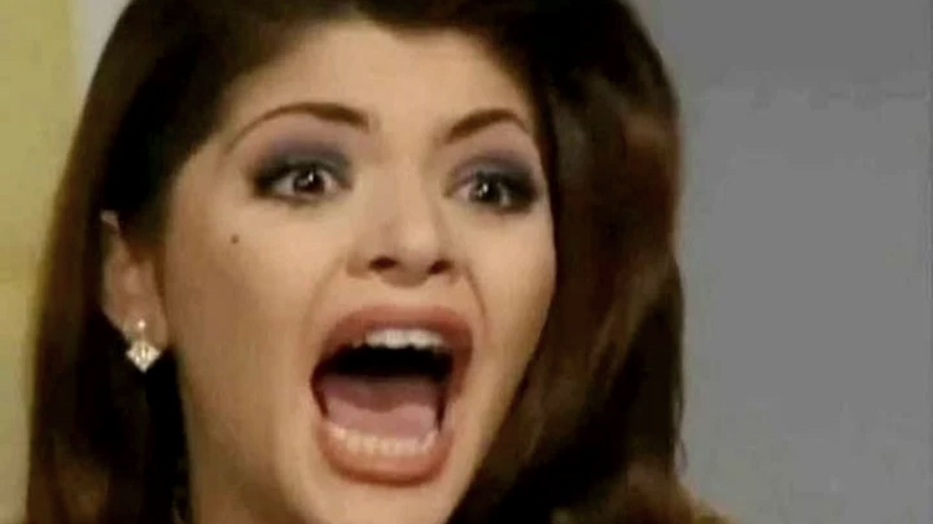 La actriz confesó que, con solo 19 años, temió ser reemplazada tras repetir múltiples escenas a pedido de la producción.(Foto: Televisa)