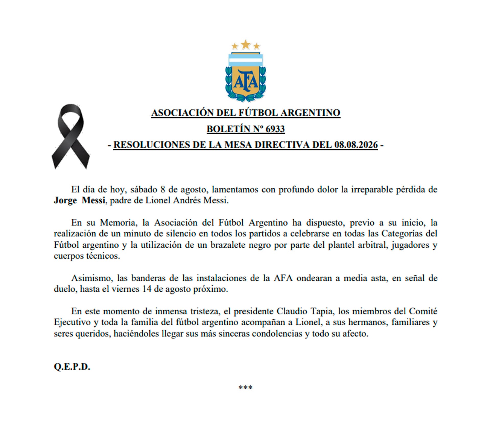 La AFA decretó luto en todas las categorías del fútbol argentino: habrá minuto de silencio antes de cada partido del fin de semana y los jugadores llevarán un brazalete negro