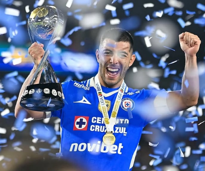 Tras conseguir el Campeón de Campeones y un Mundial 2026 destacado, Erik Lira afirmó que se va a ir a Europa y sostiene que está haciendo todo lo posible para lograrlo. (Instagram)