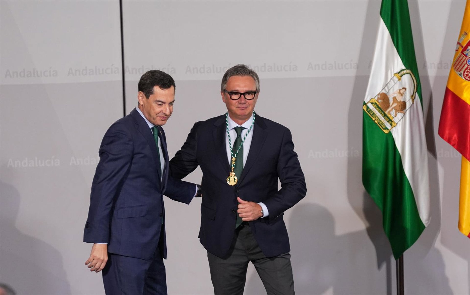 Gavira (Vox) asegura que Andalucía "se va a oponer" al reparto de menores migrantes del Gobierno: "Así lo pactamos"