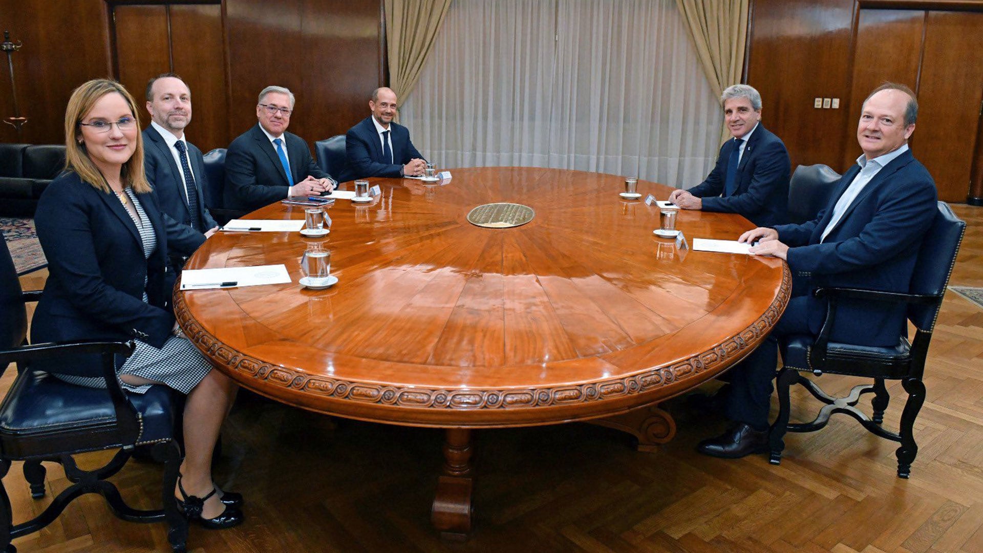 La reunión de ejecutivos de Chevron con el ministro de Economía, Luis Caputo, y el secretario de Coordinación de Energía y Minería, Daniel González