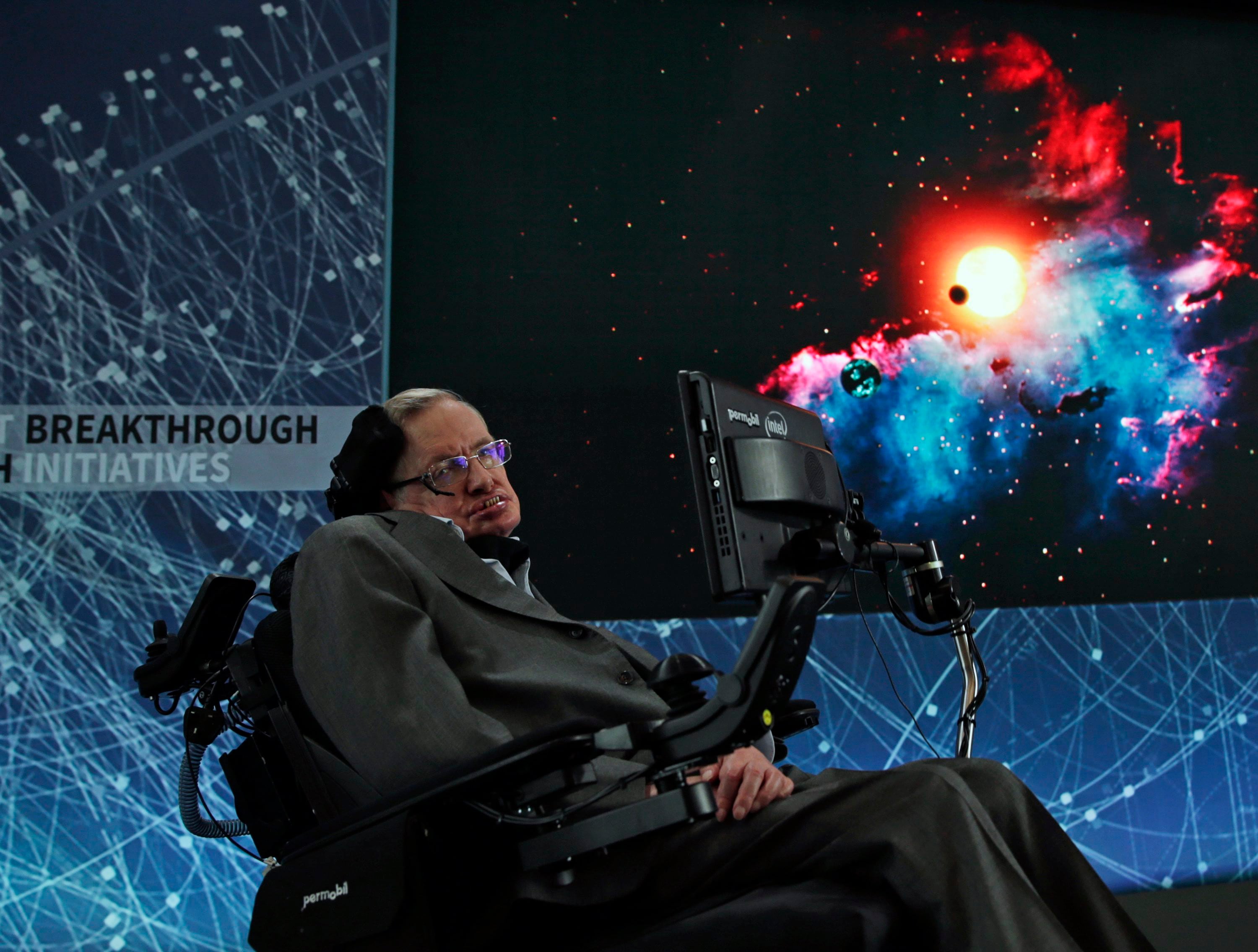 El científico británico Stephen Hawking. EFE/Jason Szenes