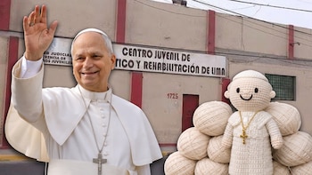 Adolescentes de Maranguita tejen al papa León XIV a mano: cada muñeco de algodón requiere cerca de un día de trabajo