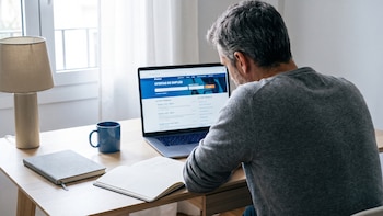Internet se llena de páginas web hechas con IA: un estudio detecta un fuerte aumento desde la llegada de ChatGPT