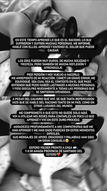 Una figura pública emite un