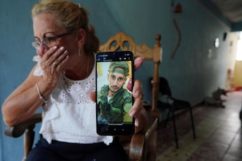 Marilin Vinent muestra una foto