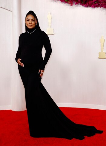 Vanessa Hudgens eligió un look