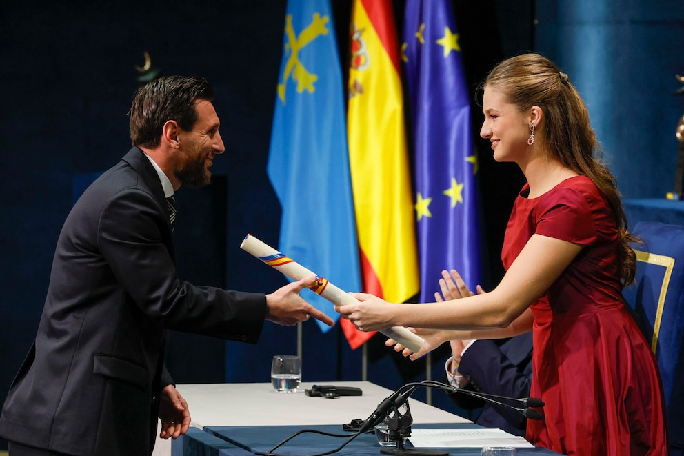 Leo Messi recibió el Premio Princesa de Asturias de los Deportes 2026 de manos de la princesa Leonor Leo Messi recibió el Premio Princesa de Asturias de los Deportes 2026 de manos de la princesa Leonor
