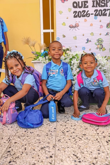 El informe GEM 2026 de la Unesco indicó que la Tasa Neta de Matrícula Ajustada en República Dominicana subió de 86 % en 2015 a 93 %. (Foto cortesía Ministerio Educación RD)