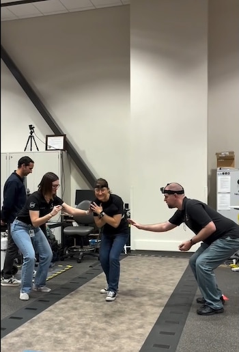 Estas alteraciones surgen porque, durante la permanencia en el espacio, el organismo deja de trabajar contra la gravedad (Captura de video: Instagram/@nasa)