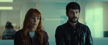 Maggie Civantos y Alejo Sauras en 'Kraken. El libro negro de las horas'.