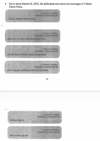 Página de un expediente judicial con un texto en inglés y capturas de mensajes de texto censurados con sellos de fecha de marzo de 2025