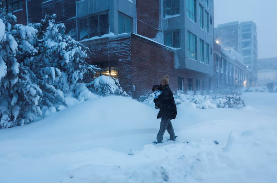 Tormenta invernal azota la costa este de Estados Unidos EN VIVO: millones de personas en Nueva York permanecen en sus hogares