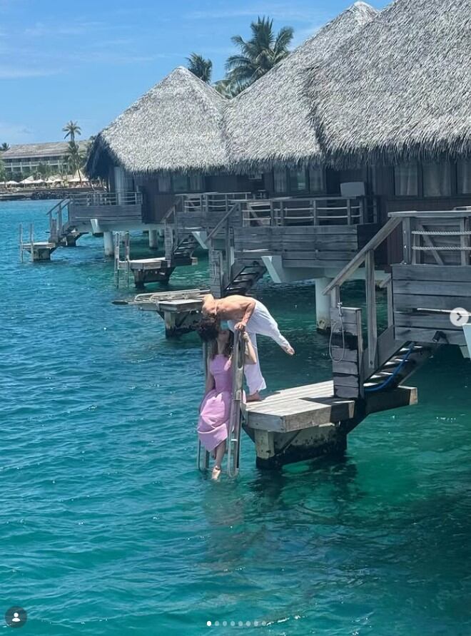 Las imágenes románticas de Mía Rubín y Tarik Othón recorriendo playas de aguas turquesa en la Polinesia Francesa refuerzan la presencia de su historia de amor (IG)