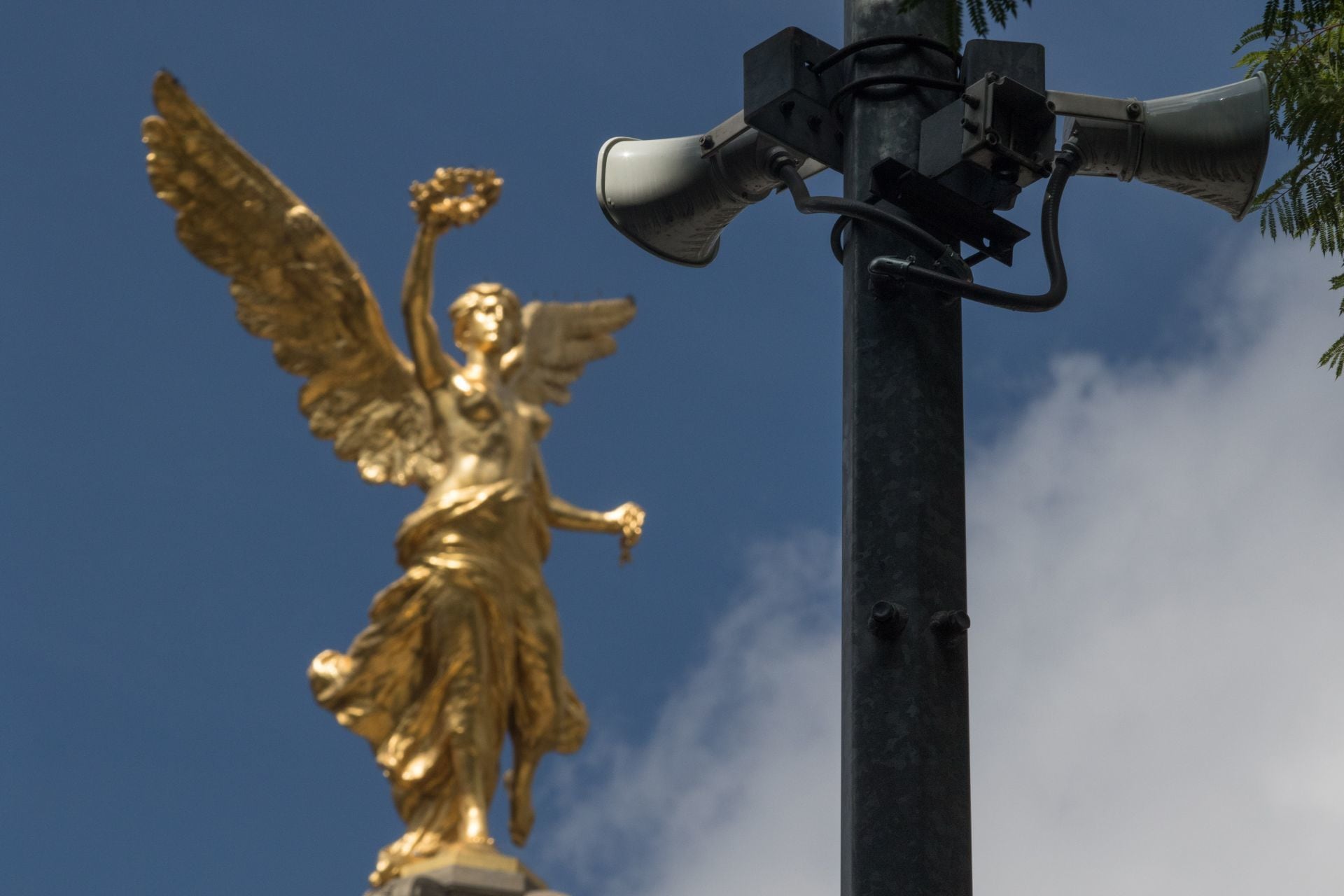 Durante el simulacro, se activarán sistemas de alerta sísmica tanto en altavoces instalados en calles y edificios como mediante un mensaje a los teléfonos celulares de la población. FOTO: MOISÉS PABLO/CUARTOSCURO.COM