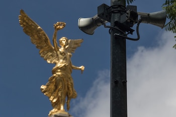 Durante el simulacro, se activarán sistemas de alerta sísmica tanto en altavoces instalados en calles y edificios como mediante un mensaje a los teléfonos celulares de la población.
FOTO: MOISÉS PABLO/CUARTOSCURO.COM
