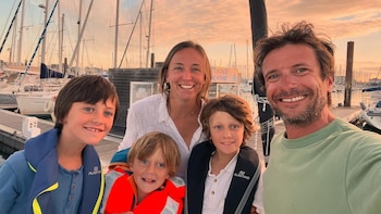 La familia que dejó todo