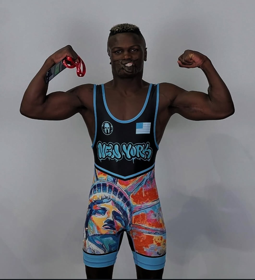 Se destacó en la escuela secundaria de Long Island con cinco títulos de condado, tres estatales y el campeonato estadounidense de lucha libre (Instagram: Dunia Sibomana)