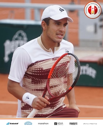 Gonzalo Bueno avanza por primera vez a los cuartos de final de un torneo sobre pista dura.