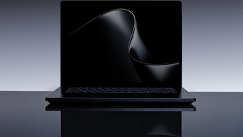 Microsoft presenta Surface Laptop Ultra, el portátil profesional diseñado para el superchip RTX Spark de Nvidia