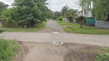 Balearon y atacaron con un arma blanca a dos personas en La Plata: una de las víctimas es un adolescente