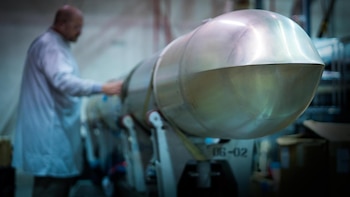 Raytheon (RTX) se alía con