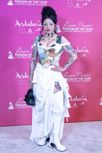 Mon Laferte en el photocall