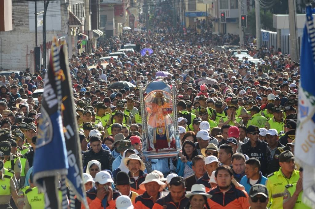 Medio millón de fieles peregrinan cada año para acompañar a la imagen mariana (Créditos: El Mercurio)