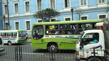 Polémica por norma del MTC que permite permanencia de buses con más de 25 años para circular hasta el 2031
