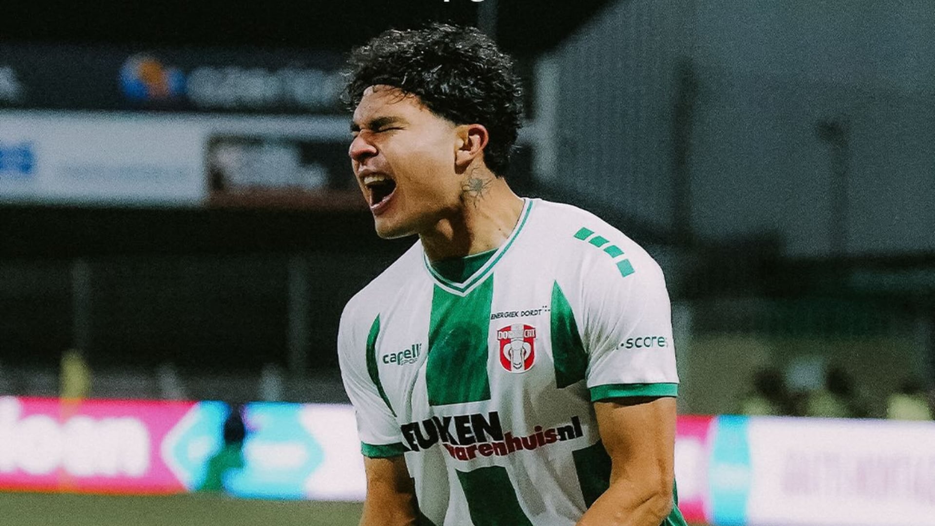 La carta del delantero mexicano pertenece al Feyenoord, por lo que busca ganarse la confianza del equipo neerlandés para recibir una oportunidad en Primera División. (Facebook/ FC Dordrecht)