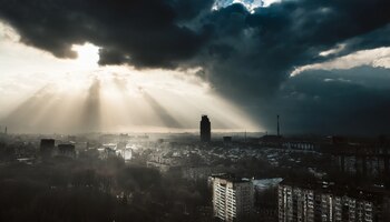Hoy se esperan cielos mayormente